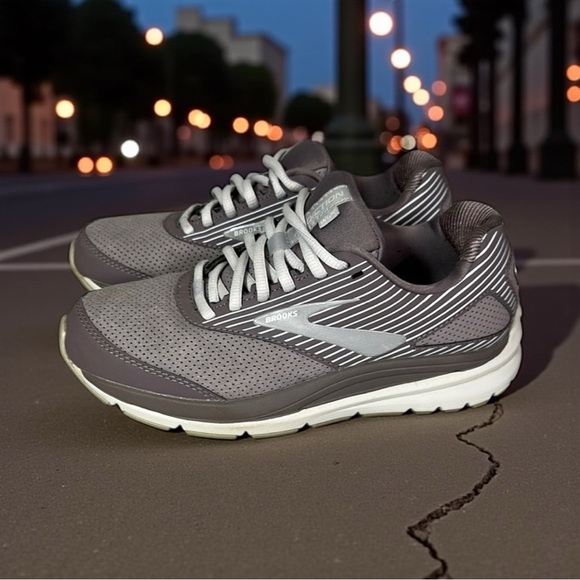 Brooks Addiction Walker Shoes Low Top Mesh Cushioned Sneakers women’s 7.5B - Picture 1 of 7